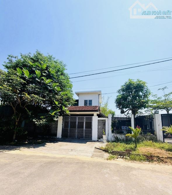 Bán nhà 2 mặt đường trước sau kqh Đồng Cát