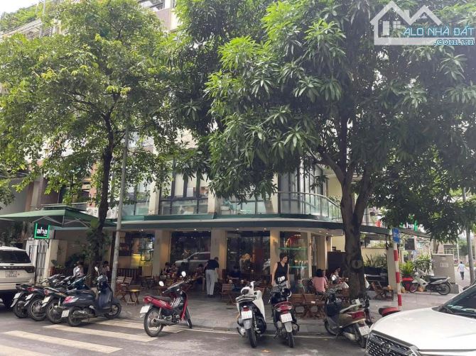 Bán biệt thự trục Nam Kỳ Khởi Nghĩa, P. VTS, Q 3. 15x19m - 3 tầng - HĐT:200tr - Giá 70 tỷ