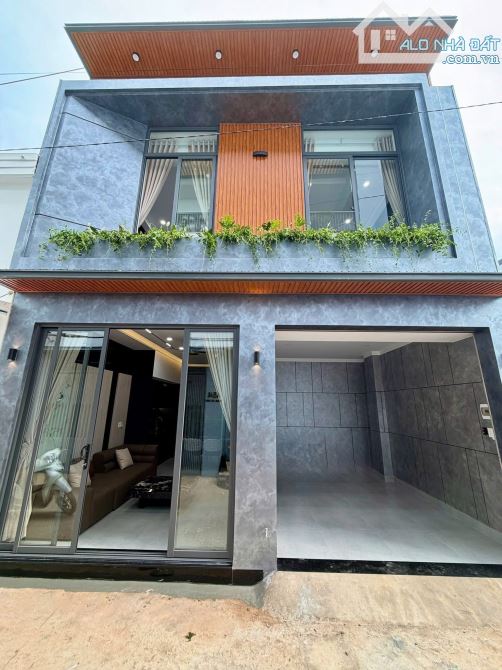 NHÀ HẺM 43 PHÙNG CHÍ KIÊN - 3 PHÒNG NGỦ FULL NỘI THẤT: Giá 3.49 tỷ