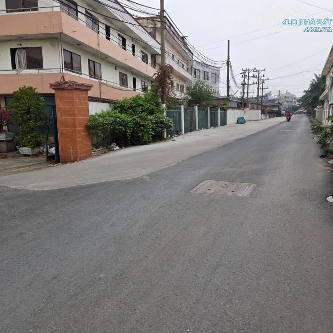 BÁN NHÀ XƯỞNG ĐT 600m² - NGAY VÒNG XOAY AN LẠC – TRẦN ĐẠI NGHĨA - CACH MẶT TIỀN 200M - BÌN