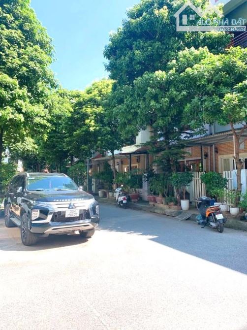 Phân Lô Liền Kề Hoàng Hoa Thám Ba Đình- 83m2 4Tầng MT5.5m- Thang Máy,3 Ô Tô Tránh Đỗ.