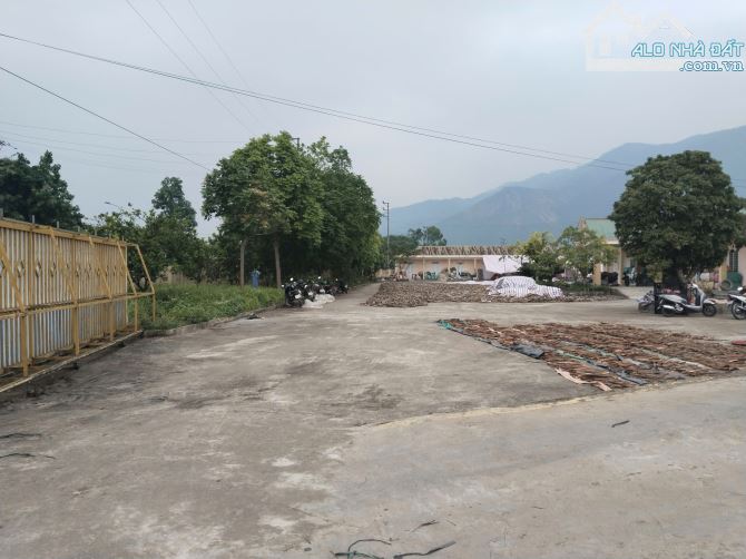 Bán cả nhà máy THỨC ĂN GIA SÚC 25.000 m2 toàn bộ đất có sổ.