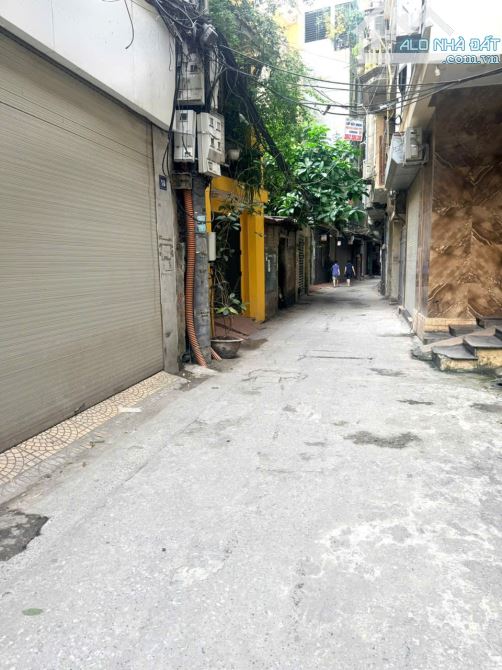 CẦN BÁN NHÀ TẠI PHỐ HÀO NAM, VÀI BƯỚC RA GA CÁT LINH, CÁCH MP 15M, BAO QUY HOẠCH