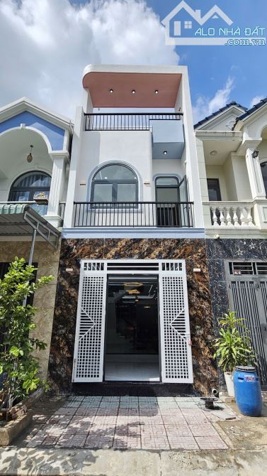 4,2Tỷ TL🔥Bán nhà MỚI 1 trệt 1 lầu 1 tum KDC Phú Hồng Thịnh 8, p.Bình Chuẩn, Tp Thuận An