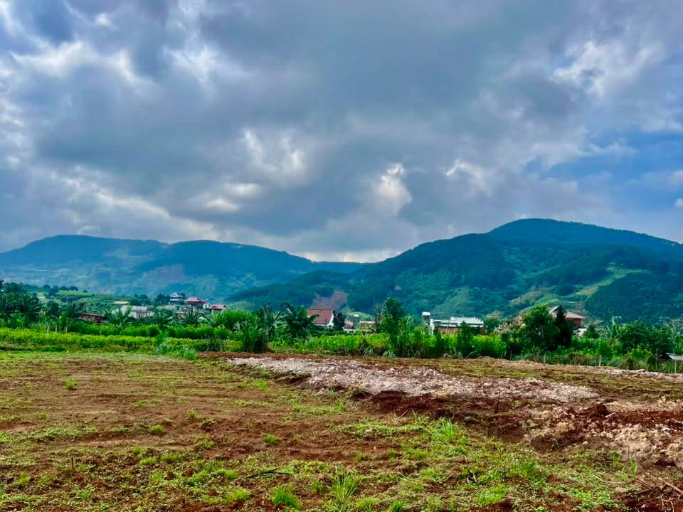 Bán đất Lâm Hà Lâm Đồng, ven Đà Lạt, 466m² thổ cư 100m², view thoáng thế đất đẹp, giá chỉ 890 triệu