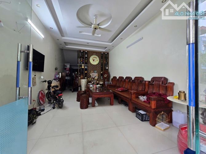 Bán nhanh nhà 4 tầng mặt đường Phan Huy Chú, Bò Sơn, Võ cường