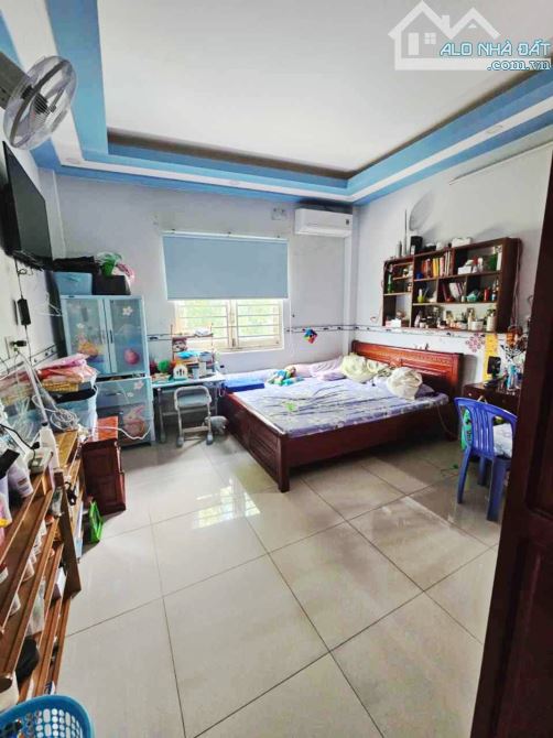 🔥 NHÀ ĐẸP NGUYỄN QUÝ YÊM–DT 4x15– XE HƠI TỚI NHÀ – CHỈ NHỈNH 5 TỶ (G34)