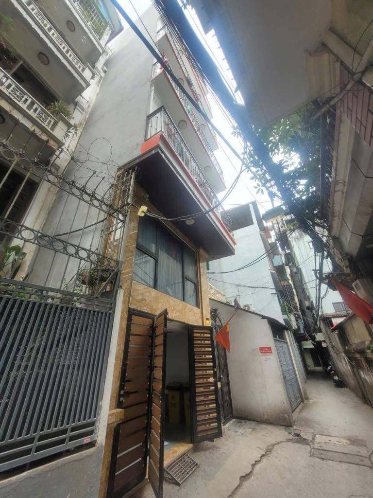BÁN TÒA NHÀ CHDV ĐƯỜNG LÁNG, ĐỐNG ĐA, DT 52M2 XÂY 7 TẦNG, THANG MÁY, 11 PHÒNG KHÉP KÍN