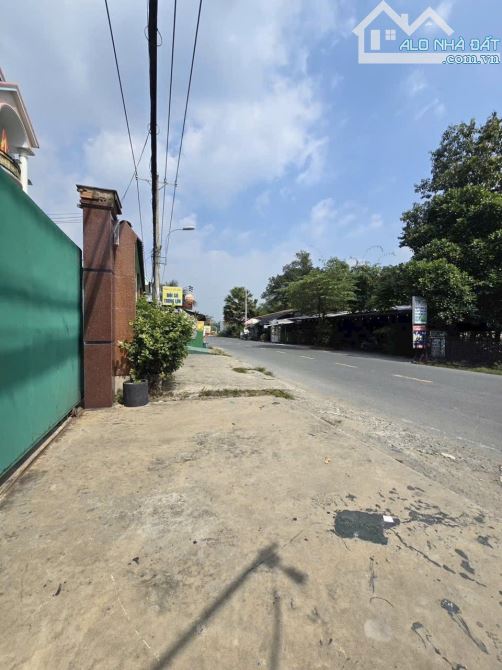 NHÀ XƯỞNG MẶTTIỀN ĐƯỜNG VƯỜN THƠM NGANG 20M DÀI 50M THỔ CƯ 800M2 GIÁ 32 TỶ