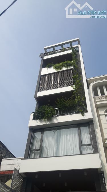 Hẻm xe hơi Trương Định (Q3), 4x28m, 2 tầng, giá 31 tỷ