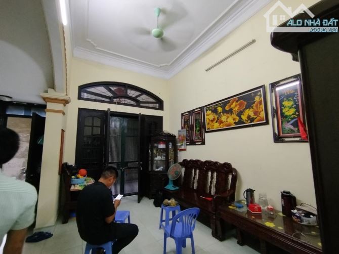 NHÀ ĐẸP NGÃ TƯ SỞ – THANH XUÂN – 48M2 – 4 TẦNG – Ở NGAY – CHỈ HƠN 10 TỶ