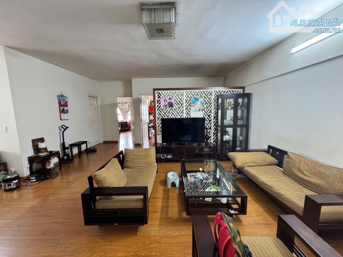 Bán căn hộ 3 phòng ngủ, 163 m2 chung cư 101 Láng Hạ, Đống Đa chỉ 14,6 tỷ