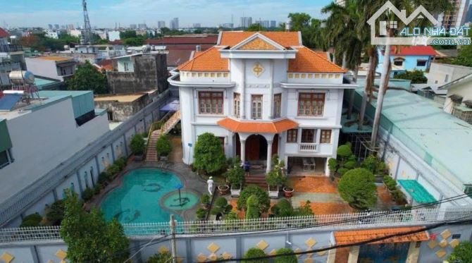 Bán Biệt Thự Sân Vườn 983m2- 28x36m- Đường Đỗ Xuân Hợp- Quận 9- Giá 65 Tỷ TL