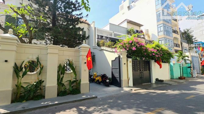 Bán vila sân vườn Cao Cấp. Trần Khánh Dư Quận 1-DT 14x26m = 366m2 - 4 tầng- Giá 165 tỷ!