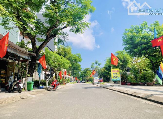 DÃY TRỌ 3 TẦNG - MẶT TIỀN LÊ TRUNG ĐÌNH - NGAY LÀNG ĐẠI HỌC -125m2 - 450TRIỆU /NĂM - 9.xty