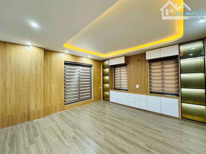 Bán nhà Lò Đúc, Hai Bà Trưng 42m x 6 Tầng, giá 12.6 tỷ. 30m ra phố, ôtô đỗ cửa, ở ngay