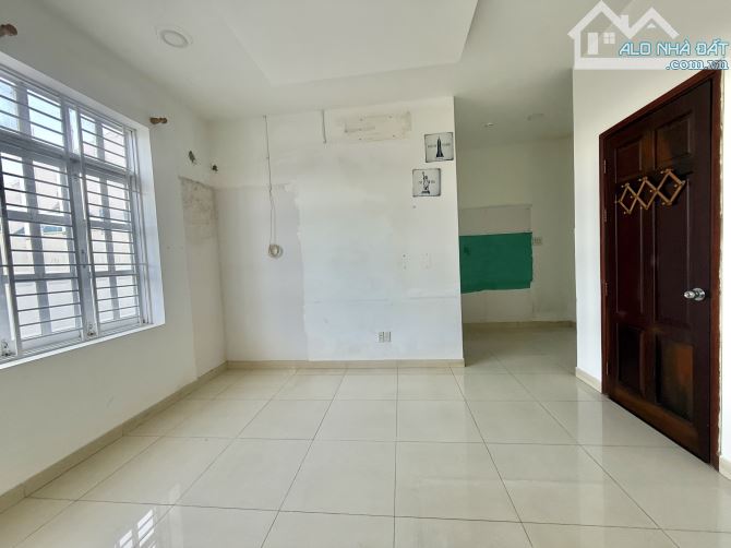 Nhà biệt thự đường 5 nối dài, phường Trấn Biên, hướng Bắc