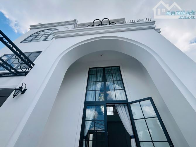🔥 BIỆT THỰ VIEW ĐẸP – HẺM XE HƠI GIO AN, P.05, ĐÀ LẠT