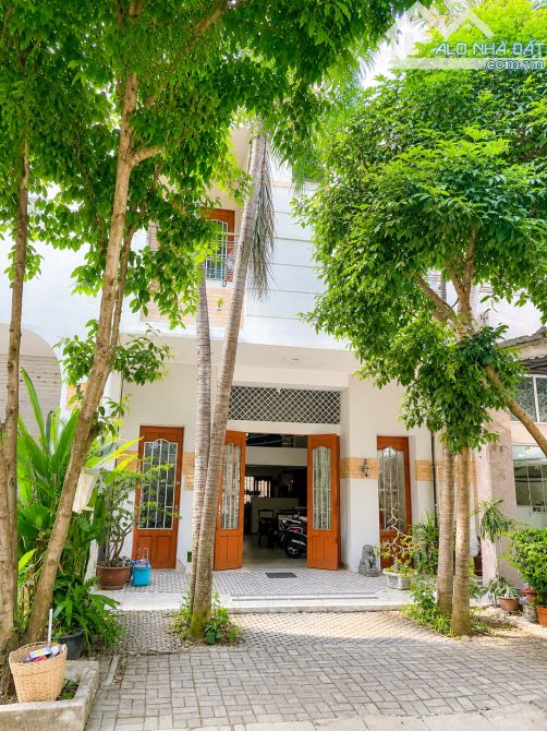 Biệt thự 5 tầng, Phú Mỹ Hưng. 111m2, ngang 6m, 6 phòng ngủ, khu vip Hưng Gia