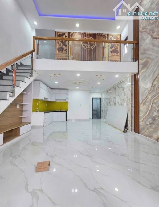 Cần bán gấp nhà 2PN / 1NVS Hóc Môn diện tích 72,7 m2 giá 1 tỷ 050