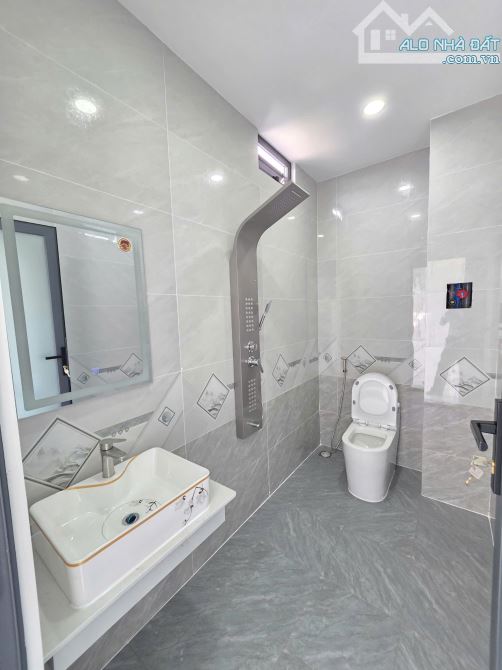 6Tỷ850_2 Căn NHÀ MỚI_HOÀN CÔNG_ĐẦY ĐỦ NỘI THẤT_gần BigC Go Dĩ An_HXH đường Đông Minh