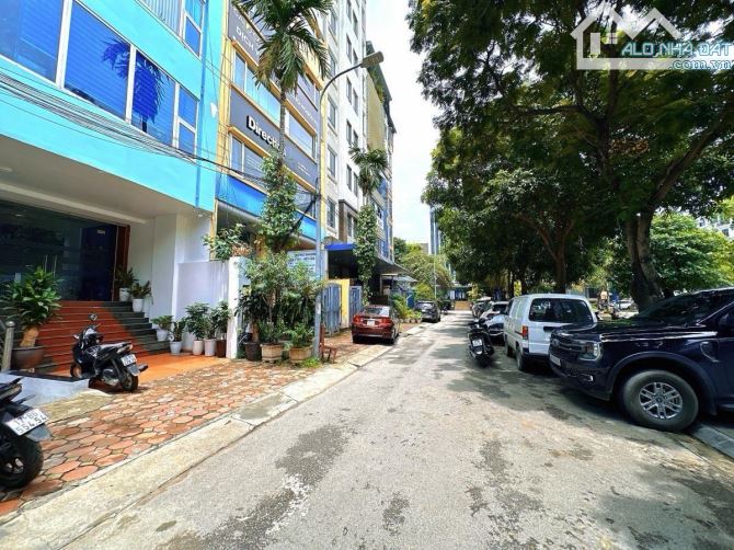 Bán toà văn phòng Dịch Vọng Hậu khu phân lô liền kề mặt tiền bề thế view vườn hoa 9 tầng t