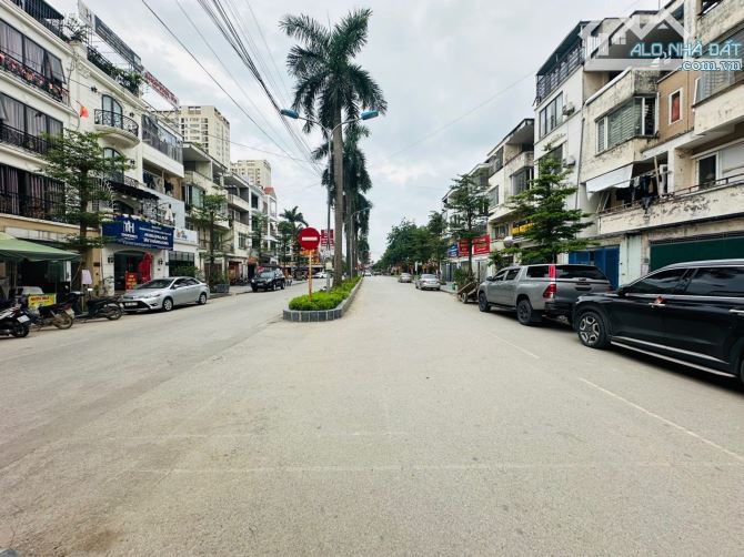 BÁN NHÀ 5 TẦNG , ĐƯỜNG ĐÔI 30m , PHỐ KINH DOANH VĂN PHÒNG SẦM UẤT TÂN TÂY ĐÔ