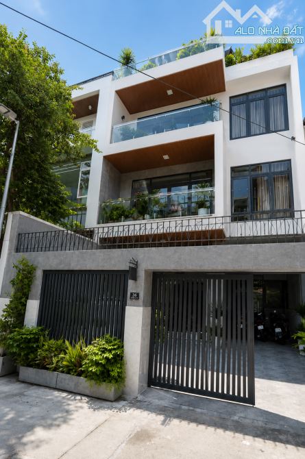 Bán biệt thự khan hiếm Nguyễn Chí Thanh Q.5 - 8x22m 4 tầng TM giá chỉ 45 tỷ.