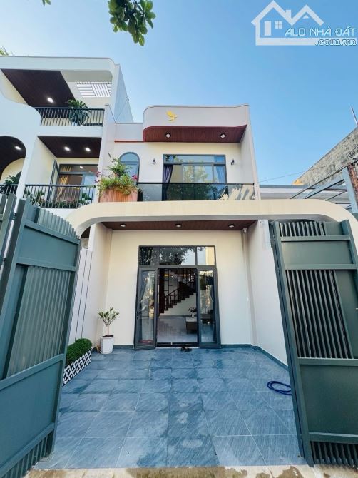 🔥 NHÀ 2 TẦNG KIỆT Ô TÔ 6M TÔN ĐẢN – Ô TÔ NGỦ TRONG NHÀ – 98,5M² CHỈ 5 TỶ 🔥