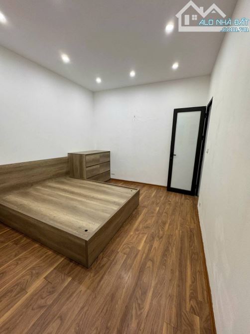 SIÊU PHẨM NHỈNH 10 TỶ CÓ NHÀ 48M2 X 5 TẦNG ĐẸP LONG LANH, CẦU GIẤY, HÀ NỘI