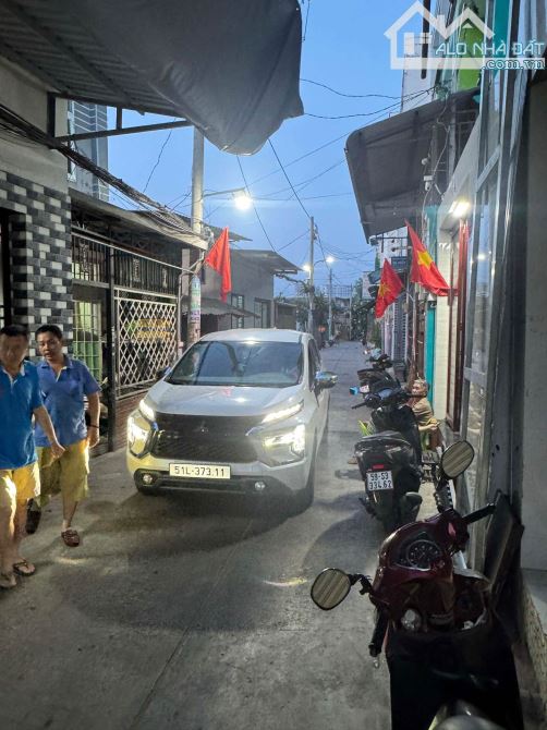 Nhỉnh 4 tỷ - Nhà cấp 4 , 6 phòng cho thuê 75m2 - 4.5x17 - HXH - NGAY AEON BÌNH TÂN