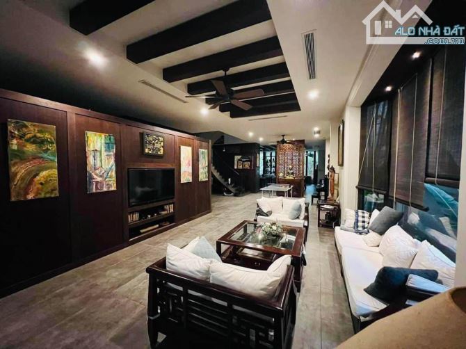 BÁN BT VINHOMES RIVERSIDE VIEW SÔNG : 400M2, 4T, 1 HẦM, MT15M, NỘI THẤT SIÊU SANG, 208 TỶ