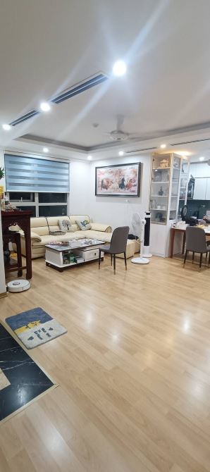 Bán căn góc Chung cư Cao Cấp- Mandarin Garden 2- Mặt đường Tân Mai- 90m2 3 ngủ 2 VS