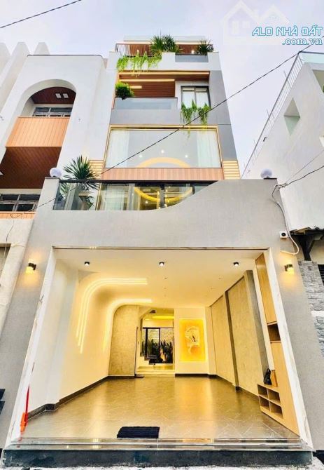 SIÊU PHẨM NHÀ LÊ THÁNH TÔN - QUẬN 1 - GIÁ: 6,28TỶ/72M2 - NGAY PHỐ NHẬT