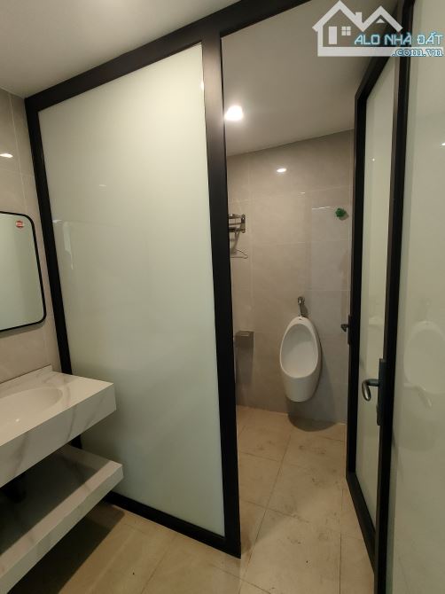 Toà văn phòng mặt phố thanh xuân 210m 9 tầng vỉa hè rộng kinh doanh sầm uất