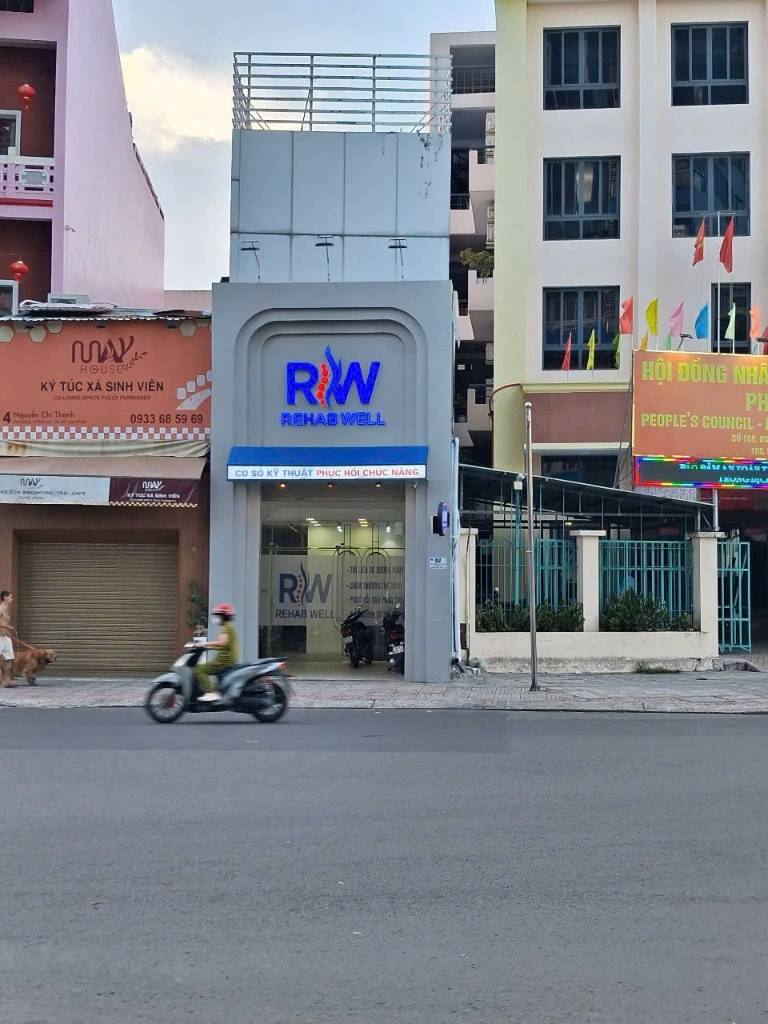 BÁN NHÀ MẶT TIỀN NGUYỄN CHÍ THANH QUẬN 10, DT 4.2 x 25M, GIÁ 33 TỶ