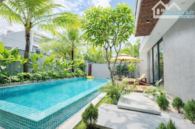 VILLA HỒ BƠI KHU NAM VIỆT Á – NGANG 15M – DOANH THU GẦN 2 TỶ/NĂM – GIÁ 45,5 TỶ