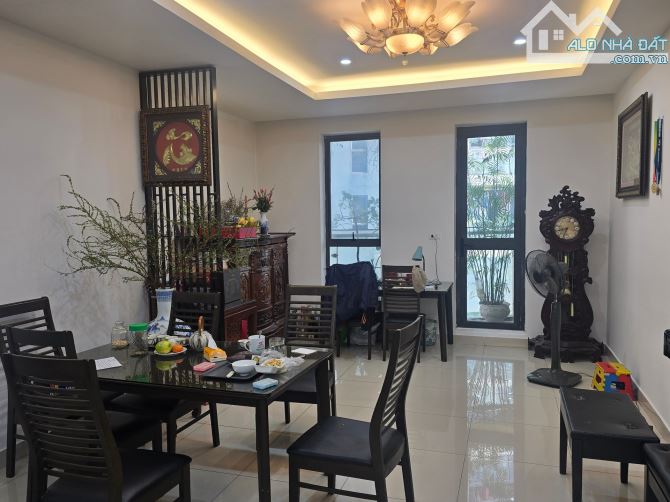 Căn hộ Mỗ lao làng Việt kiều Châu Âu Hà Đông pháp lý rõ ràng gia chủ trí thức về hưu