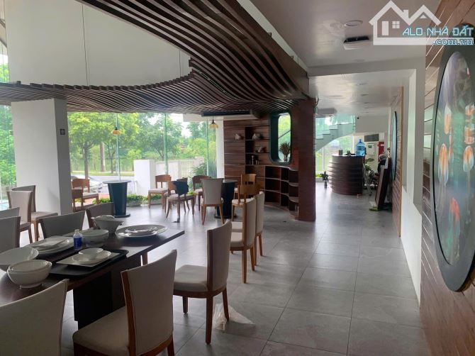 Bulding 8Tầng 260m2 Mặt phố Lâm Hạ Long Biên 3 mặt đường 260m2 lựa chọn vàng Ở & VP Cty