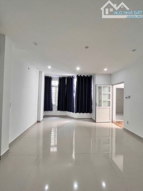 Bán Nhà 3 Tầng Kiệt Ô Tô Hải Hồ, Cách Đường 30m, Ngang 9,1m Hiếm Có, Giá 5.95Tỷ