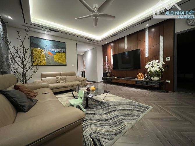 Bán Căn Hộ Star Tower Dương Đình Nghệ DT 158m 4N3VSFull NT View CV Cầu Giấy giá 16 tỷ