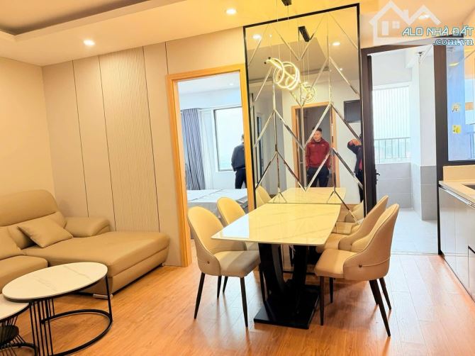 SIÊU HIẾM, TRUNG TÂM CẦU GIẤY 59M2, 2PN, 2WC, 6.25 TỶ. FULL NỘI THẤT