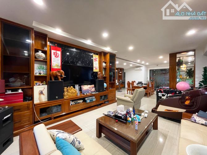 BIỆT THỰ LÔ GÓC gần Lê Hồng Phong - 250m2 - Sân vườn rộng