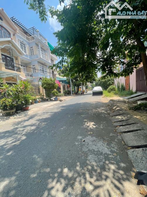 BÁN BIỆT THỰ ĐẸP KHU BÌNH LỢI P.13 BÌNH THẠNH - DT 126M2 - GẦN SÔNG SÀI GÒN