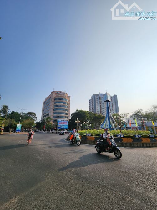 BÁN NHÀ MẶT TIỀN LÊ LỢI - ĐỐI DIỆN TRƯỜNG HỌC - VỊ TRÍ VIP KINH DOANH - 22.5 TỶ