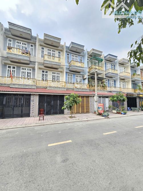 4Ty150 còn bớt🔥👉Nhà 1T2L Hoàn Công_KDC gần Trung Tâm Y Tế Dĩ An và KCN Tân Đông Hiệp B