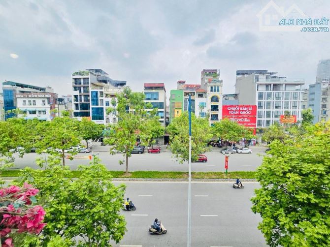 Bán toà văn phòng Nguyễn Văn Huyên phó lớn 2 chiều lô góc 2 mặt tiền 8 tầng thang máy xịn