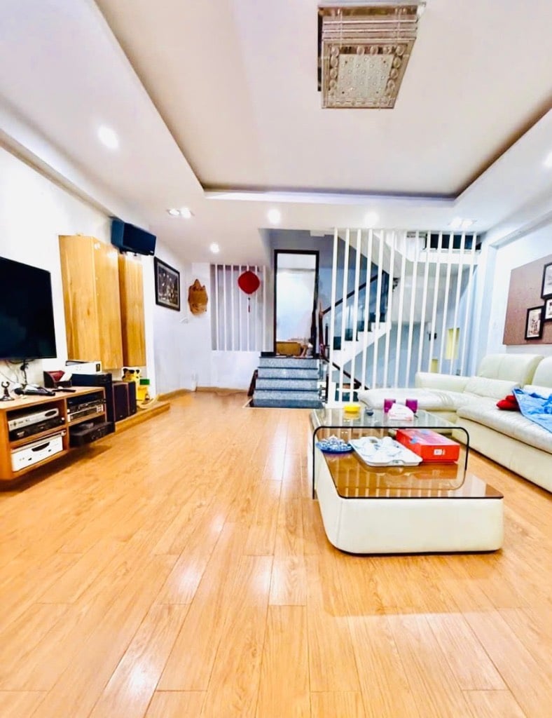 Bán nhà Hương Lộ 2, gần khu AEON Bình Tân, DT 108m2 4 tầng, ôtô ngủ nhà, chỉ hơn 6 tỷ xíu