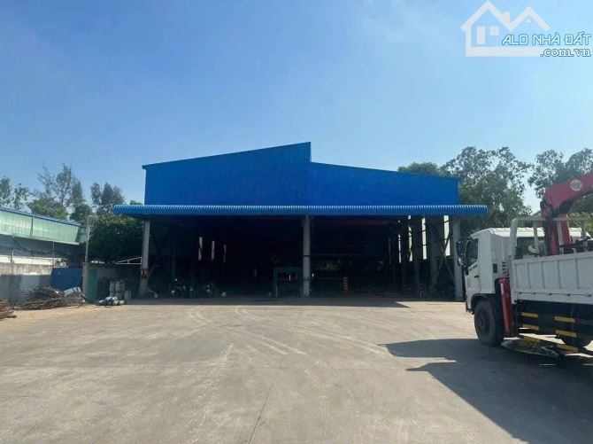 XƯỞNG MẶT TIỀN NGUYỄN VĂN BỨA – HÀNG HIẾM HÓC MÔN – DT KHỦNG 1.665M²
