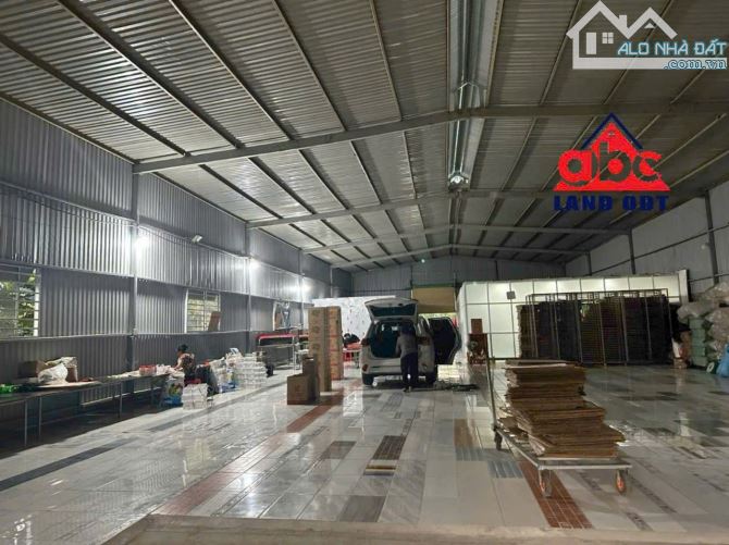 Bán nhà Xưởng Tổng Khuôn Viên 1600m2 Mặt tiền đường thuộc Xã Tân An_Vĩnh Cữu_